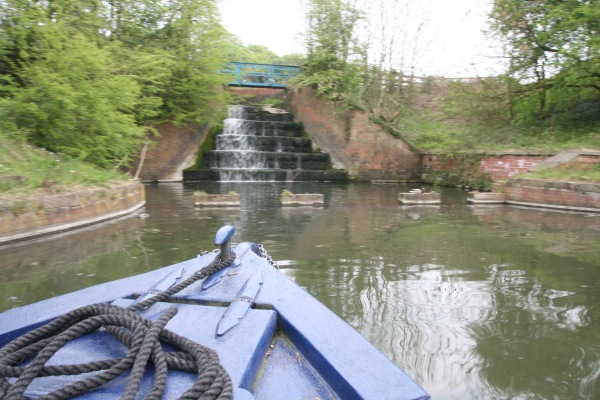 Derbyshire dike draining into chesterfield canal